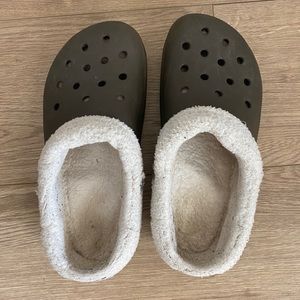 Crocs Fuzzy lined Crocs shoes